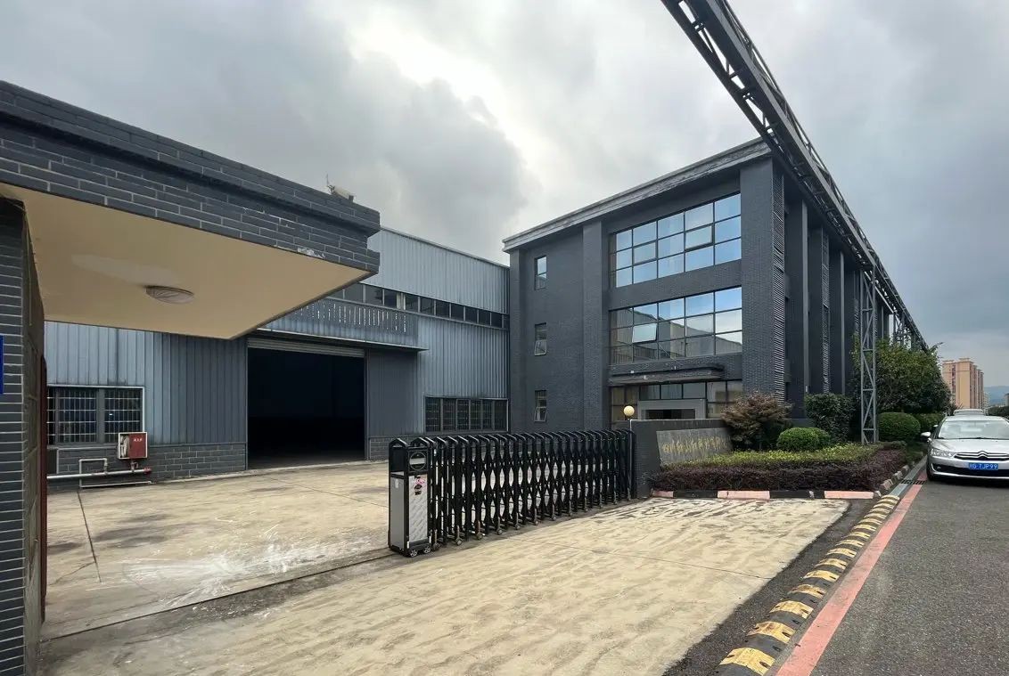(出租) 出租金堂淮口成阿工業(yè)園廠房，獨(dú)棟廠房出去，實(shí)時(shí)拍攝，超低電價(jià)